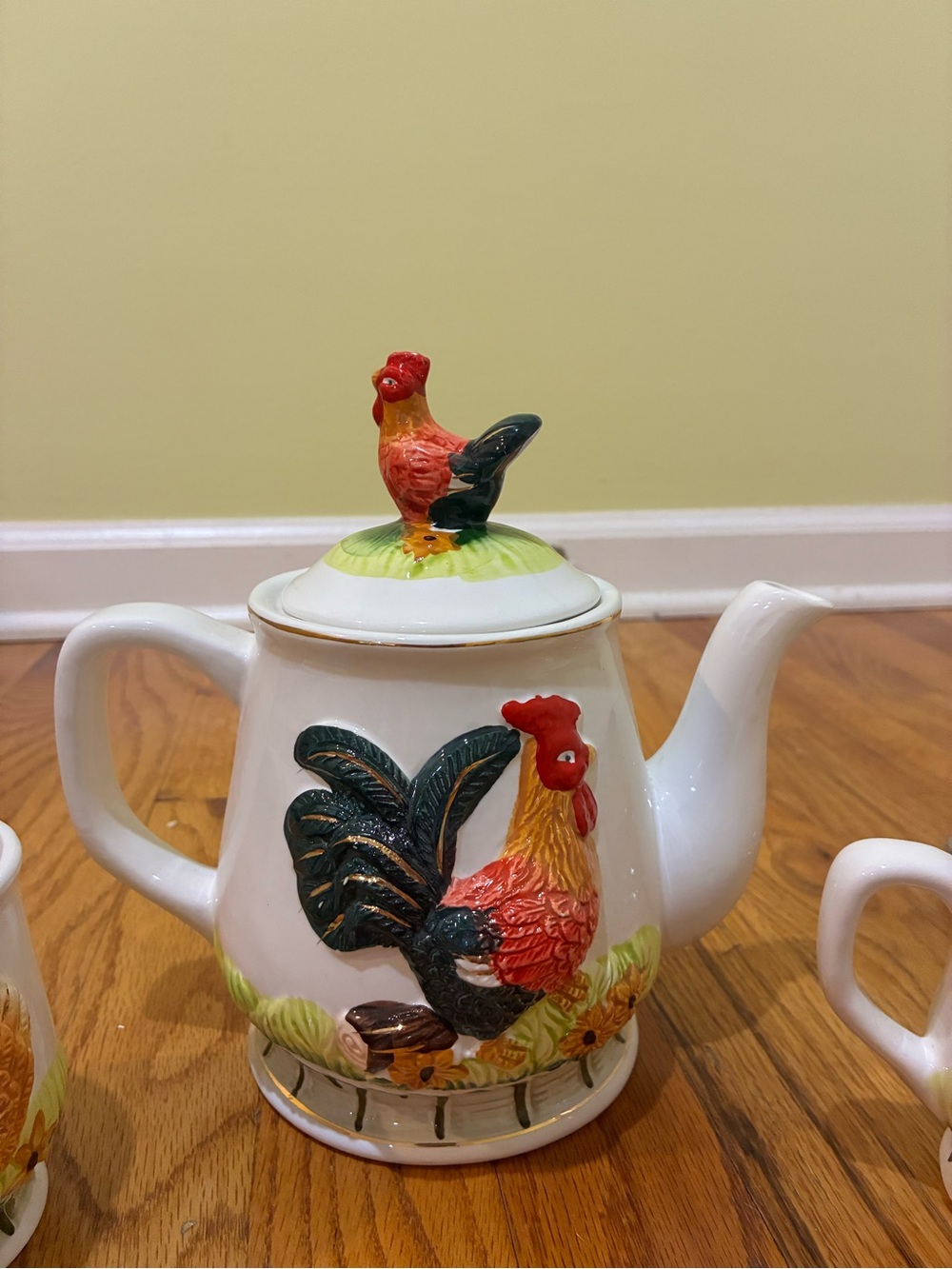 Rooster Ceramic Tea Set - Picture 5 of 11